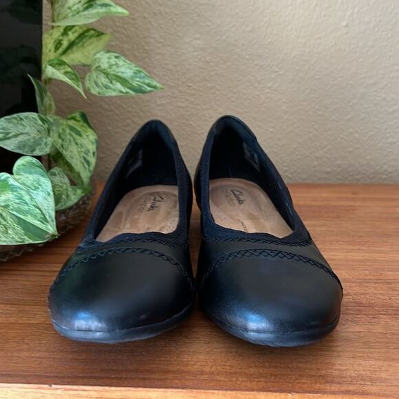 Clarks Shoes Sara Ballet Flat Black 9W Leather wide Comfort Arch Support - Picture 3 of 11